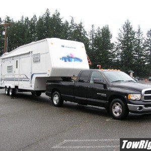 2005 3500 SRW QC LB CTD W/ 99 SUNNYBROOK 30RKFS